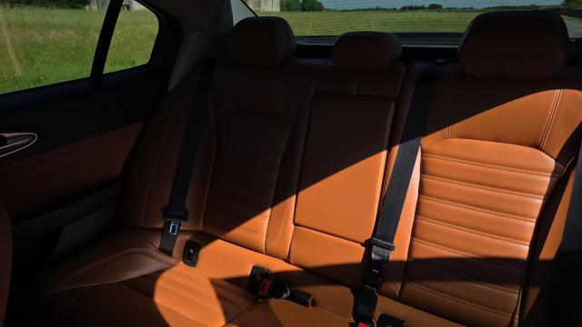 Alfa Romeo Giulia image 2