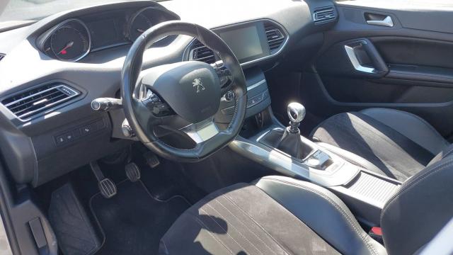 Peugeot 308 image 1