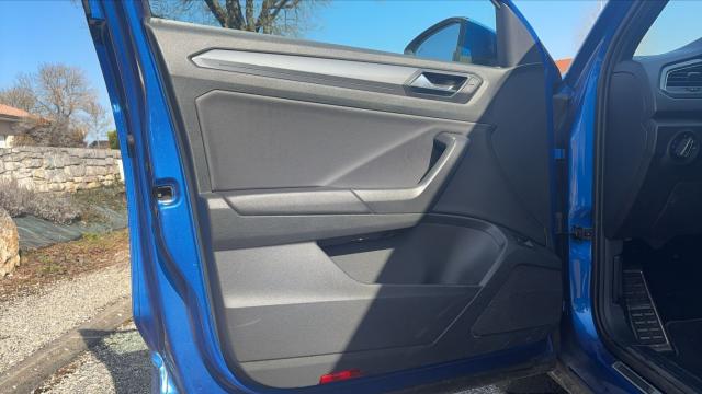 Volkswagen T-Roc image 6