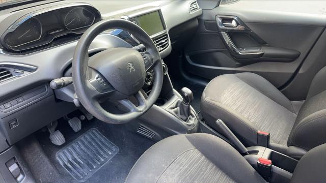 Peugeot 208 image 4