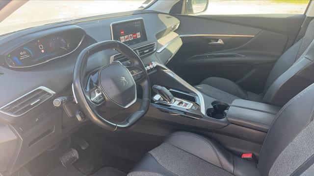 Peugeot 3008 image 1