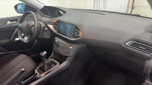 Peugeot 308 image 3
