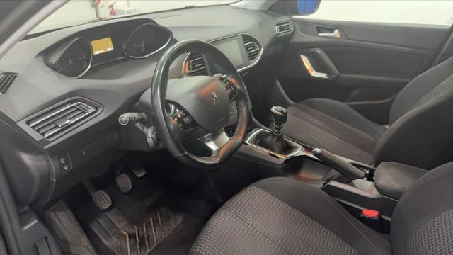 Peugeot 308 image 1
