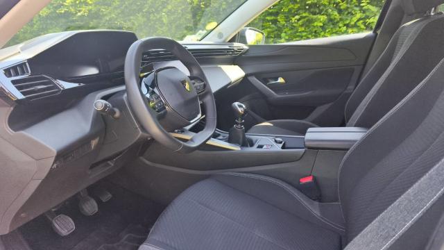 Peugeot 308 image 2