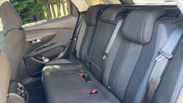 Peugeot 3008 image 3