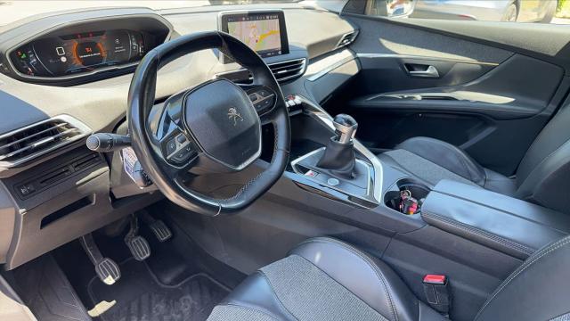 Peugeot 3008 image 3