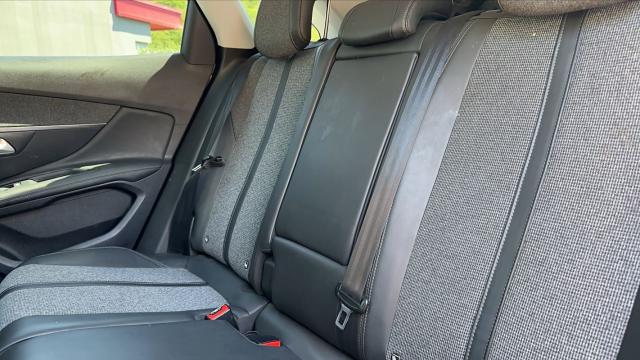 Peugeot 3008 image 2