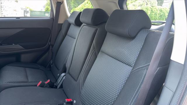 Mitsubishi Outlander image 3