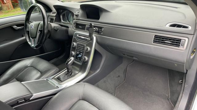 Volvo Xc70 image 7