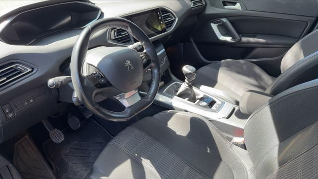 Peugeot 308 image 3