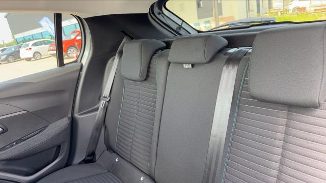 Peugeot 208 image 8