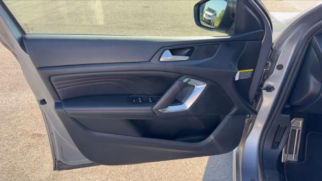 Peugeot 308 image 8