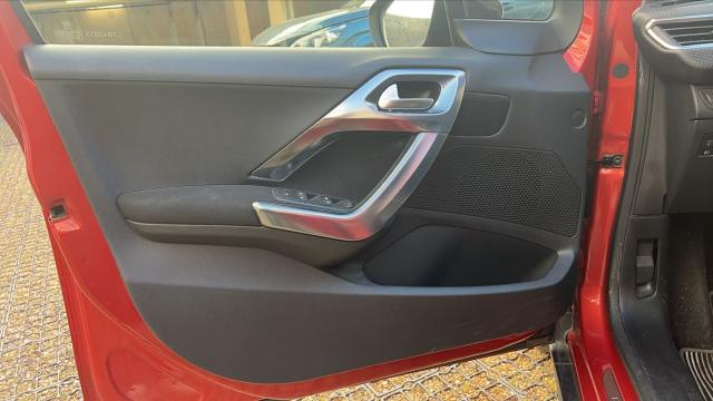 Peugeot 2008 image 8