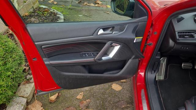 Peugeot 308 image 2