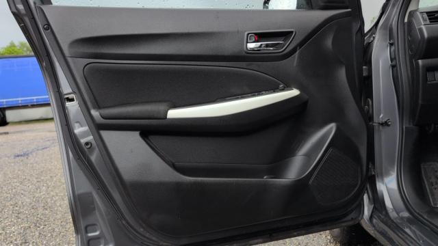 Suzuki Swift image 7