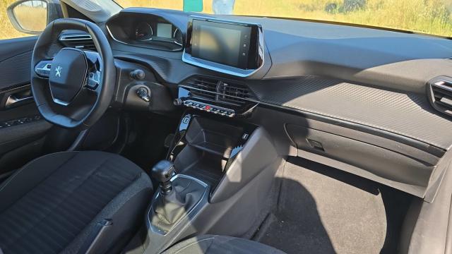Peugeot 208 image 2