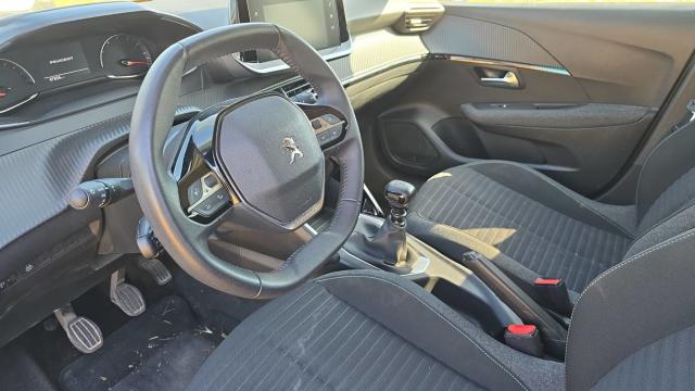 Peugeot 208 image 6