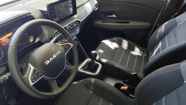 Dacia Sandero image 2