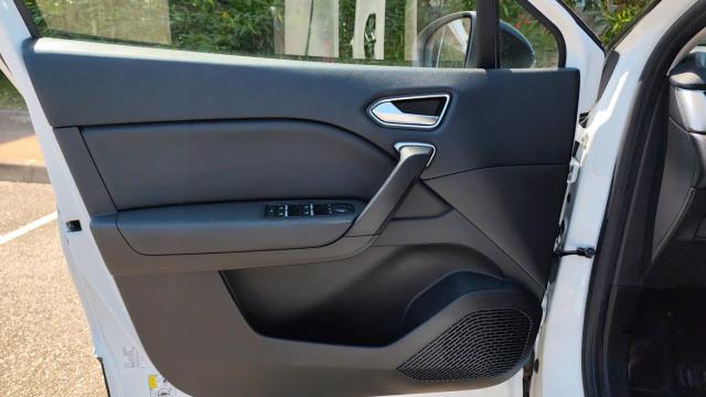 Renault Captur image 1