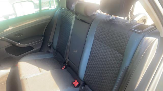 Volkswagen Golf image 7