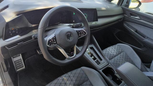 Volkswagen Golf image 9