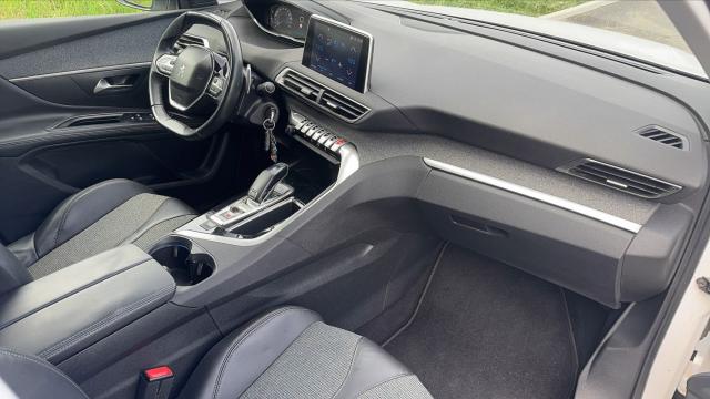 Peugeot 5008 image 9