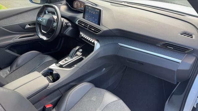 Peugeot 5008 image 8