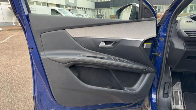 Peugeot 3008 image 3