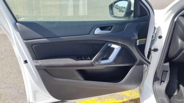 Peugeot 308 image 9