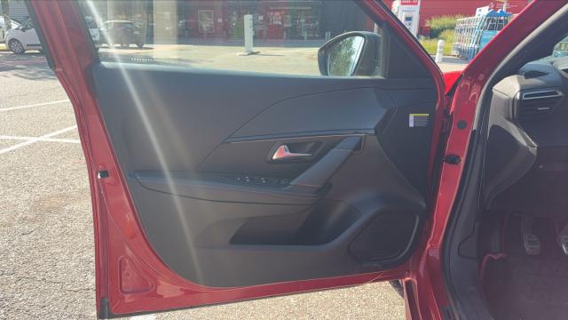 Peugeot 208 image 6