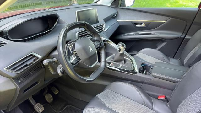 Peugeot 3008 image 2