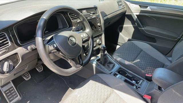 Volkswagen Golf image 8