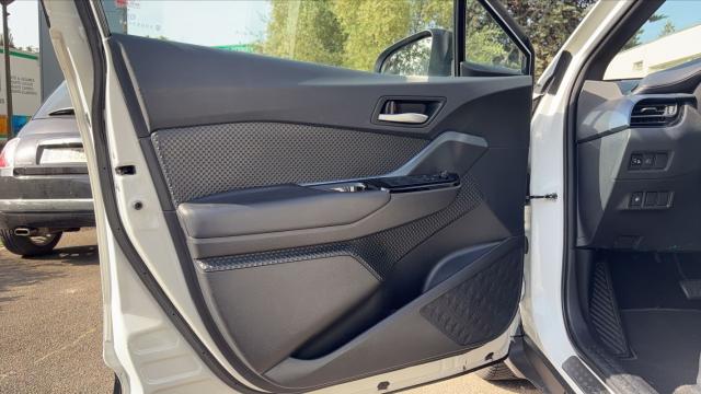 Toyota C-Hr image 9