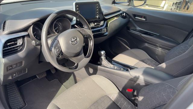 Toyota C-Hr image 2
