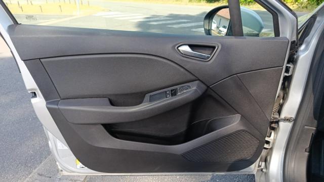 Renault Clio image 2