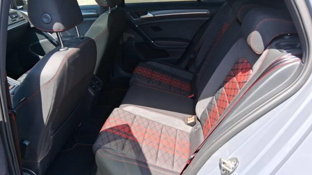 Volkswagen Golf image 6