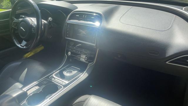 Jaguar Xe image 7