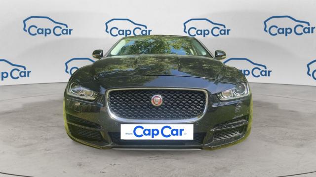 Jaguar Xe image 3