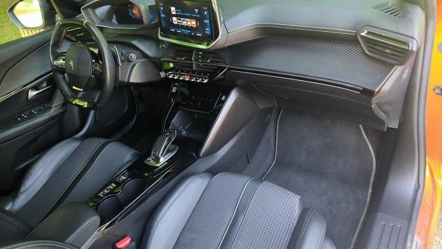 Peugeot 2008 image 6