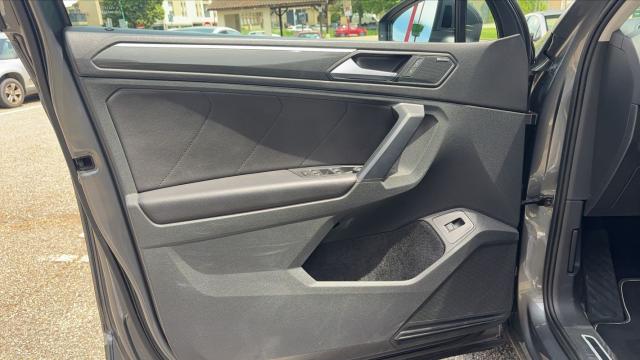 Volkswagen Tiguan image 8