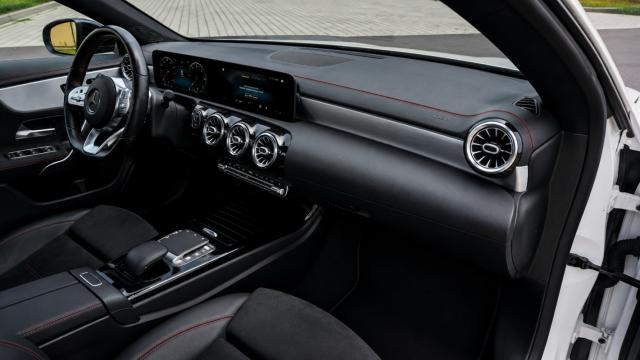 Mercedes Benz Cla Shooting Brake image 7