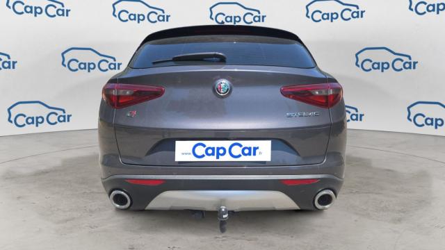 Alfa Romeo Stelvio image 8