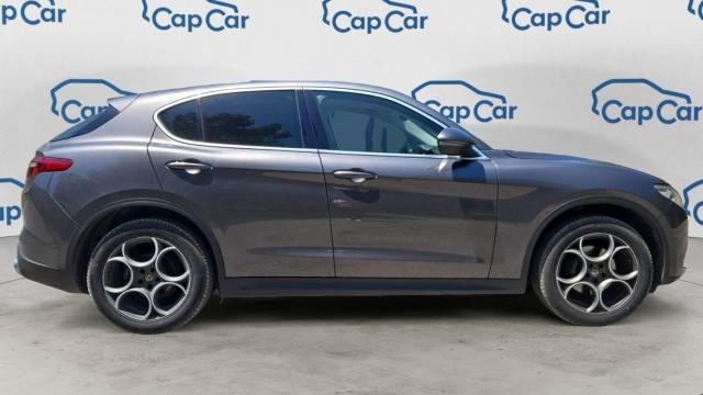 Alfa Romeo Stelvio image 2