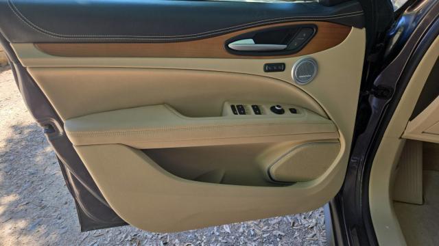 Alfa Romeo Stelvio image 3