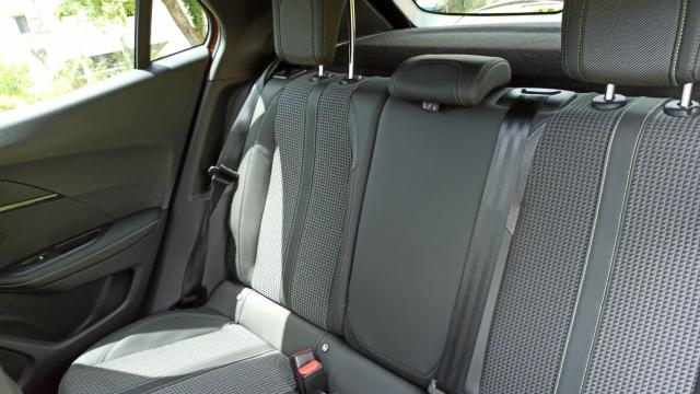 Peugeot 2008 image 6