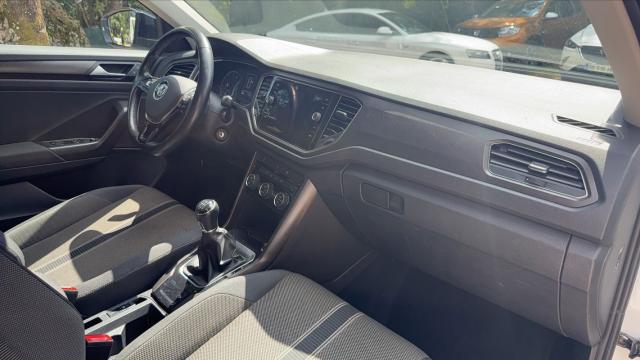 Volkswagen T-Roc image 2