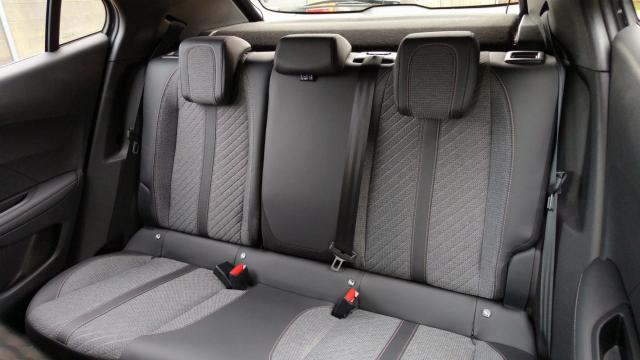 Peugeot 2008 image 1