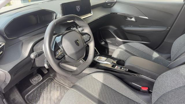 Peugeot 208 image 7
