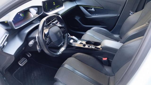 Peugeot 208 image 2