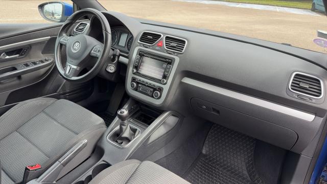 Volkswagen Eos image 8